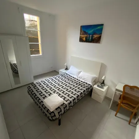 Habitacion Para Tu Estadia Corta En Bcn Apartamento *